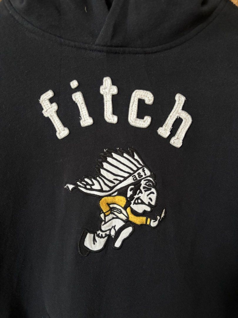Abercrombie & Fitch Pullover Hoodie (Category: Coats, Jackets and Outerwear) located in Tacurong. Submitted by kmthrift19 (Listing ID 1469688742, Image 2). Description: Dimes: W18.5×L24 ‎Size on tag: XL ‎Condition: 9/10 ‎Issue: None.