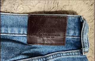(Category: ) located in . Submitted by secretthrift_07 (Listing ID 1469577083, Image 1). Description: .