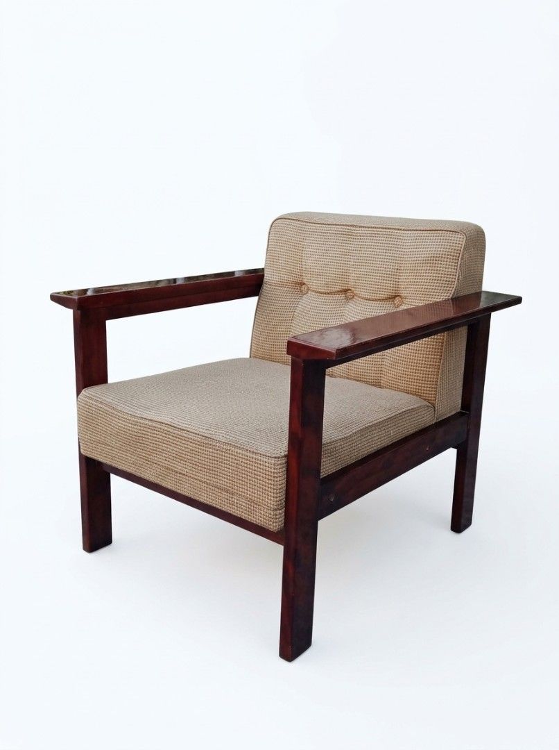 accent wooden sofa fabric seat (Category: Chairs) located in Bulacan. Submitted by duncayow (Listing ID 1469688892, Image 1). Description: .