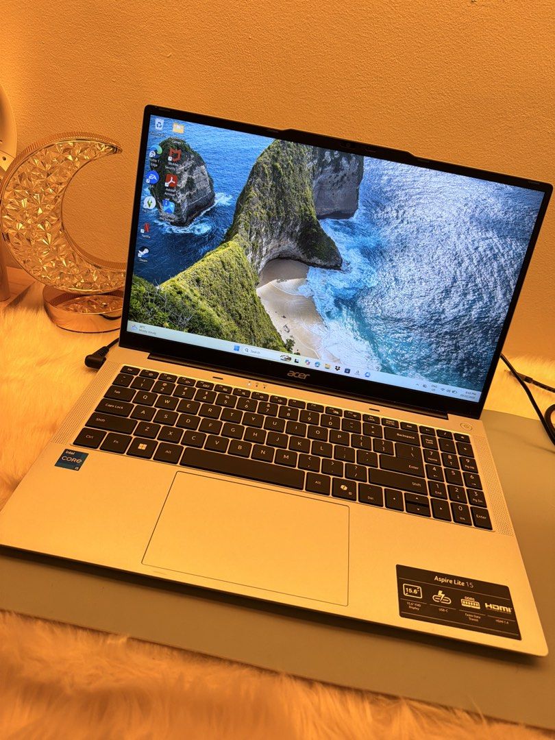 Acer Aspire Lite 15 (Category: Laptops & Notebooks) located in Quezon City. Submitted by lark1024 (Listing ID 1469700456, Image 1). Description: SALE ‼️ Bought this last year lang for 47k. Hindi masyado nagamit kasi mas prefer ko MacBook. 🥹 Complete with box .