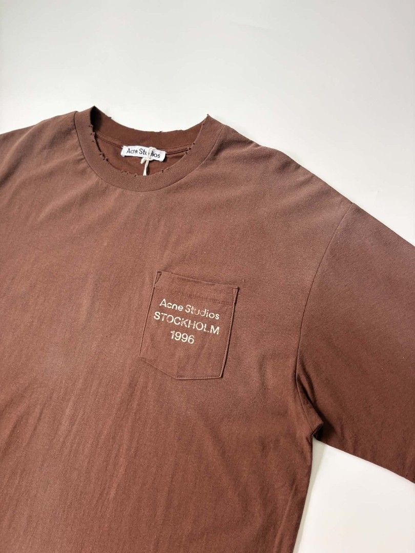ACNE STUDIOS (Category: Tshirts & Polo Shirts ) located in Manila. Submitted by certifiedloverjb (Listing ID 1469598003, Image 3). Description: ACNE STUDIOS POCKET T XL.