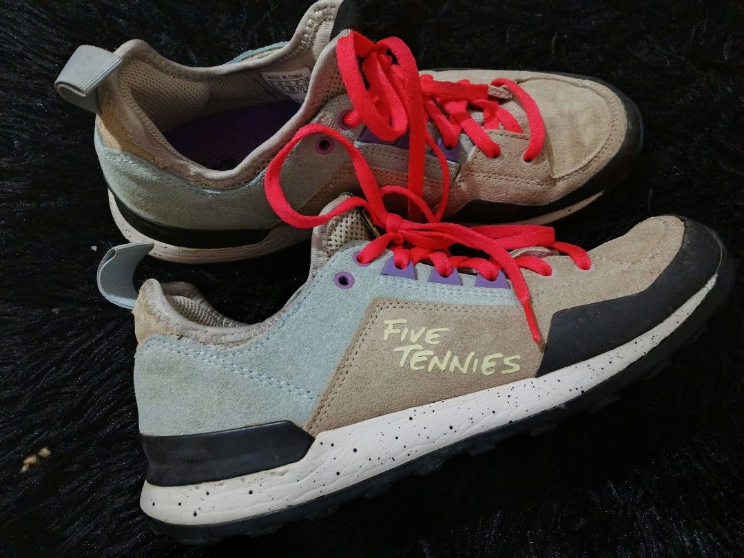 Adidas (Category: Sneakers) located in Quezon City. Submitted by hausofprelove (Listing ID 1469580976, Image 3). Description: .