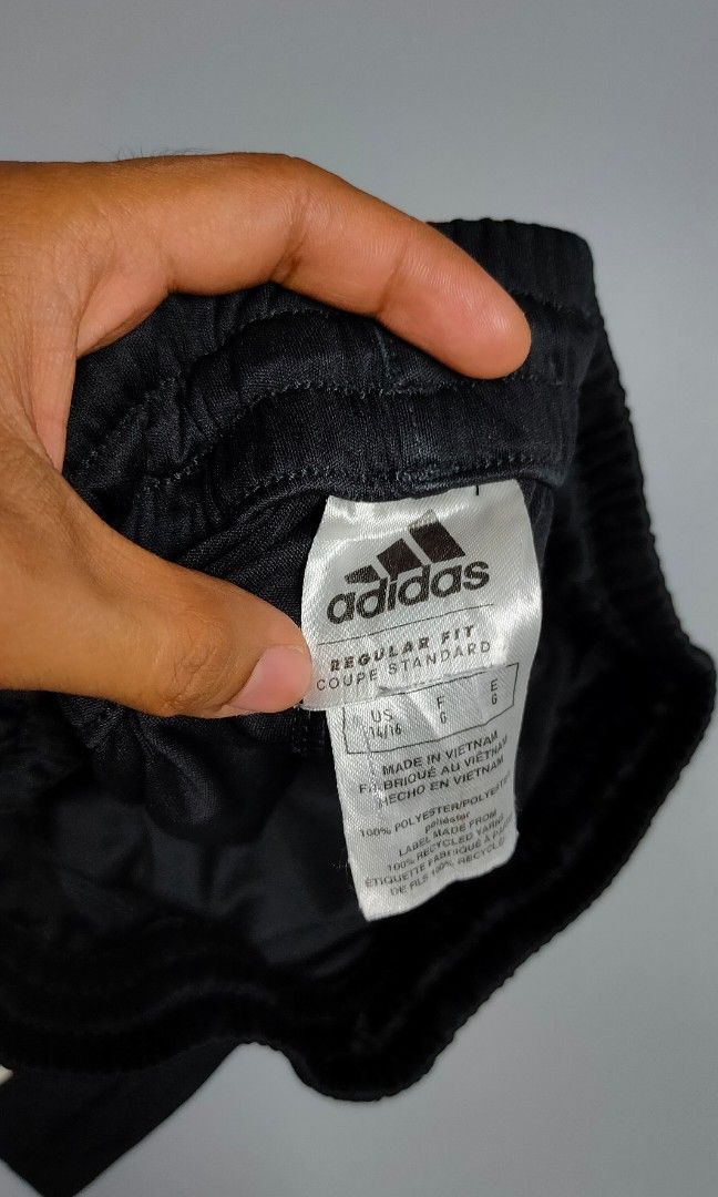 Adidas Big Logo Shorts (Category: Shorts) located in Bolinao. Submitted by tokiya. (Listing ID 1469610755, Image 2). Description: Adidas Size 30x18 Excellent Condition No Issue.