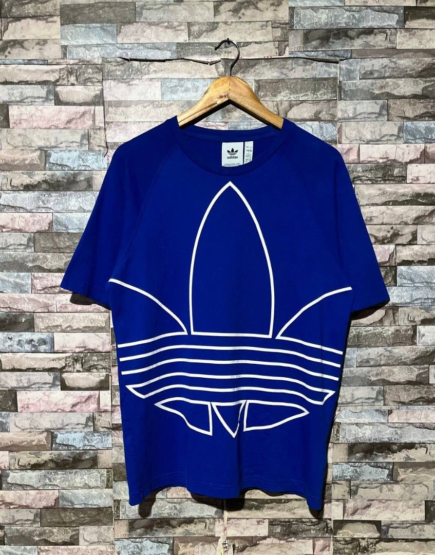 ADIDAS BIG LOGO TEE BLUE (Category: Tshirts & Polo Shirts ) located in Caloocan City. Submitted by wewearworn (Listing ID 1469616724, Image 1). Description: Large Best Fit 20 x 28 Excellent No Issues 9.5/10 Color Rate.