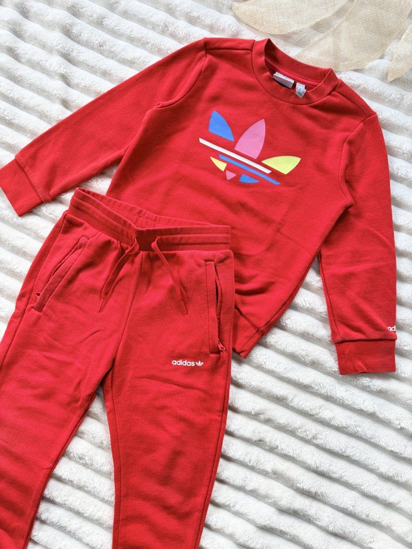 Adidas cotton terno 5-6 yrs old (Category: Babies & Kids Fashion) located in La Trinidad. Submitted by true_kidsclothing (Listing ID 1469707465, Image 3). Description: Excellent condition Not working lang ung zipper sa pocket Color rate: 9.5/10 .