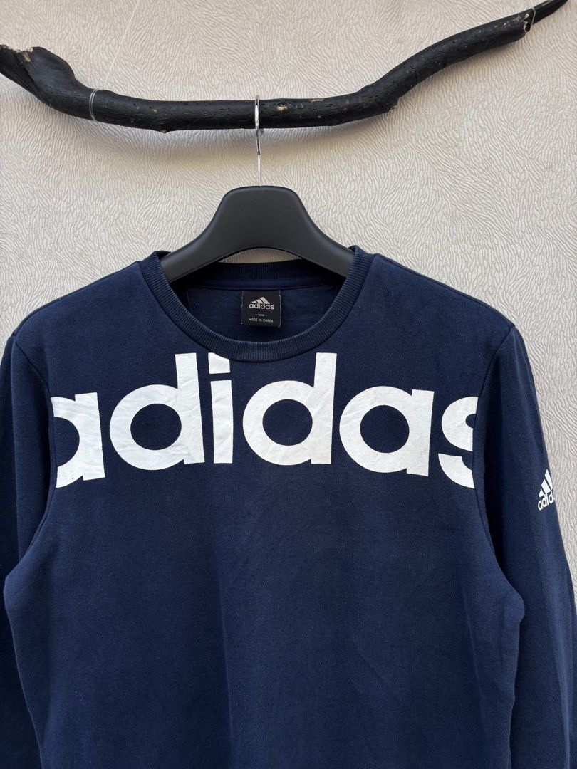Adidas Crewneck (Category: Coats, Jackets and Outerwear) located in Baybay. Submitted by thrift.ed2023 (Listing ID 1469625723, Image 2). Description: Adidas Crewneck Large 21x27 No Issue Need Wash Good as New .