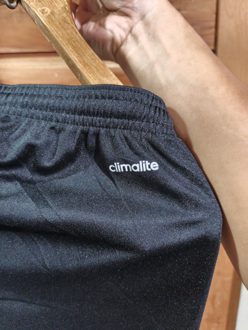 ADIDAS DRIFIT SHORT (Category: Shorts) located in Tagum. Submitted by danelle_closet1106 (Listing ID 1469756740, Image 3). Description: AS NEW NO ISSUE SIZE:SMALL TO MEDIUM.