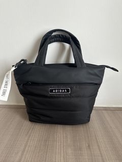 (Category: ) located in . Submitted by yunyang2019 (Listing ID 1469629102, Image 1). Description: .