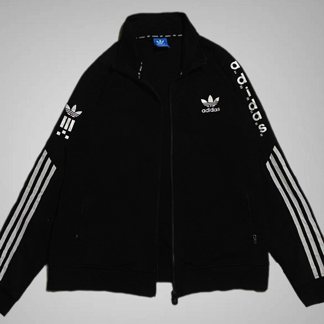 Adidas Jacket ASPACK (Category: Coats, Jackets and Outerwear) located in Mabalacat. Submitted by stellargarments (Listing ID 1469738136, Image 3). Description: adidas 1 L : 24 W : 19 Color Condition : 9.5/10 Super maganda pa tela Smooth na smooth comfy pa 2 zippered pockets working very comfy & smooth on skin check logos po embroidered 3 lines need wash fresh from bale adidas 2 L : 26 W : 20 Condition : 9.5/10 super ganda pa ng tela very smooth e