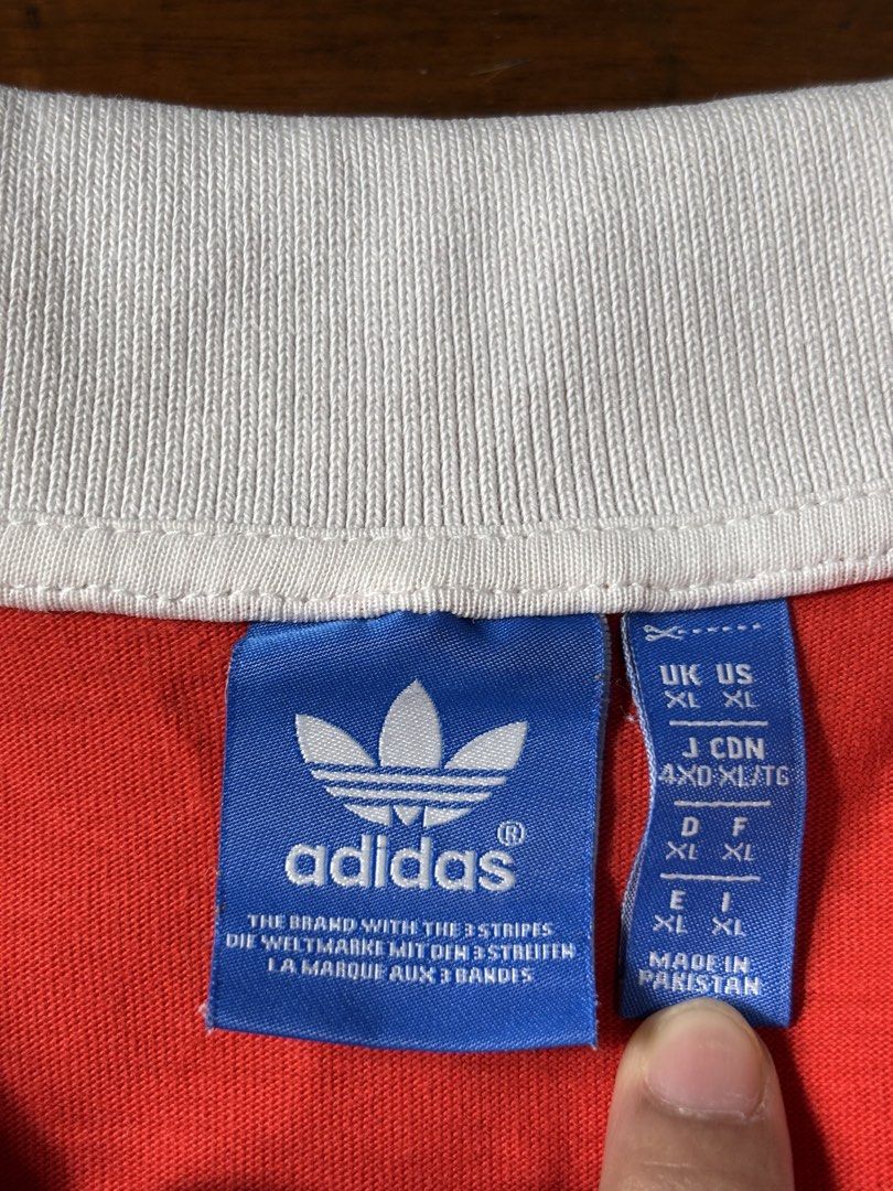 Adidas Manchester United (Category: Formal Shirts) located in Manila. Submitted by earlylifecrisis (Listing ID 1469667343, Image 3). Description: Sz XL Condition 9/10 Measure it by inch Width: 22 Length: 29 Shoulder: 18 Sleeve:8 Bust: Hem: •Refund / Returns not allowed allowed •Please do check the dimensions size on labels sometimes are not accurate on the sizing •Ask me before purchasing.