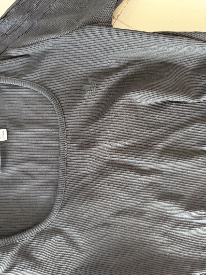 Adidas Ribbed Black Crop Top Size M (Category: Activewear) located in Taguig. Submitted by ellieelles (Listing ID 1469646630, Image 2). Description: Used once.