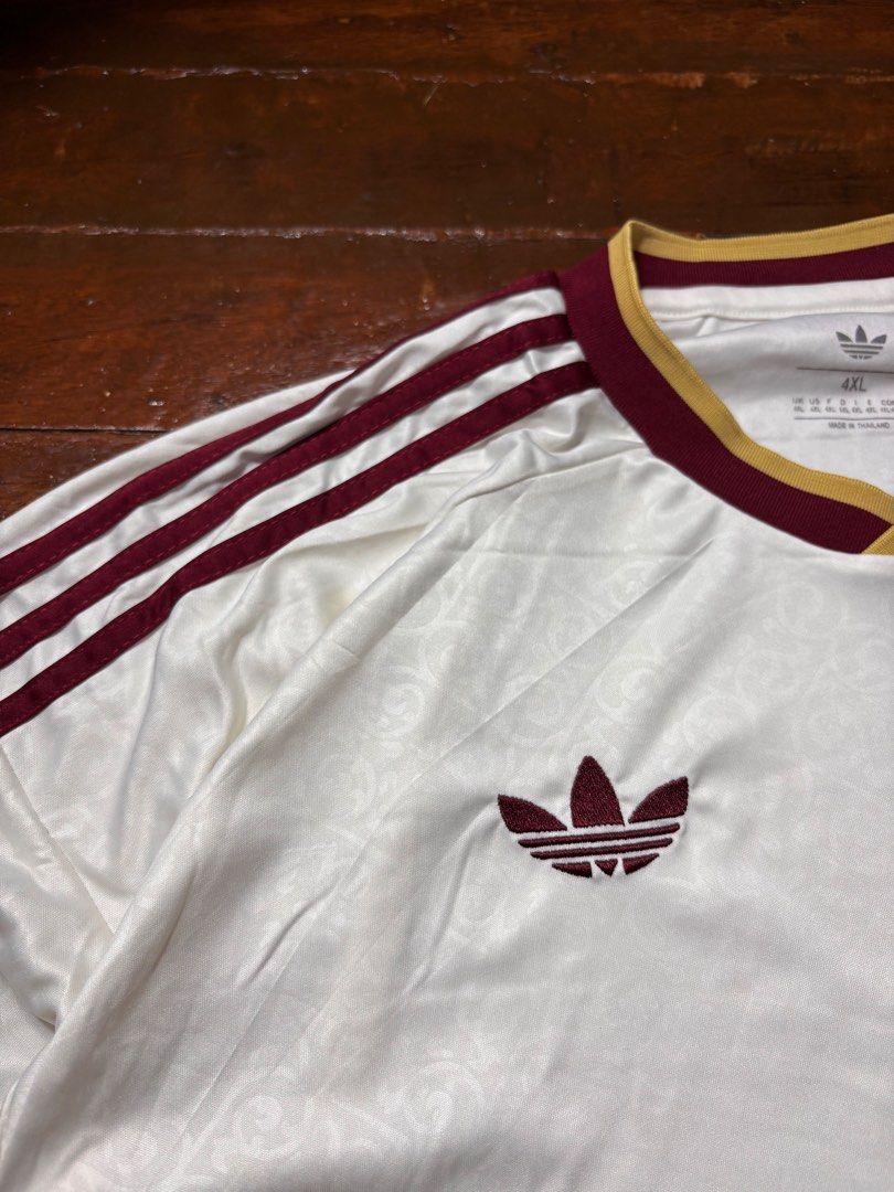 Adidas Spain 26 away jersey (Category: Tshirts & Polo Shirts ) located in Manila. Submitted by earlylifecrisis (Listing ID 1469753111, Image 3). Description: Sz 4xl Condition 9/10 Measure it by inch Width: 25 Length: 32 Shoulder: 25 Sleeve: 7.5 Bust: Hem: •Refund / Returns not allowed allowed •Please do check the dimensions size on labels sometimes are not accurate on the sizing •Ask me before purchasing.