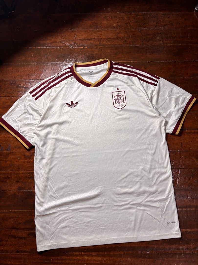 Adidas Spain 26 away jersey (Category: Tshirts & Polo Shirts ) located in Manila. Submitted by earlylifecrisis (Listing ID 1469753111, Image 1). Description: Sz 4xl Condition 9/10 Measure it by inch Width: 25 Length: 32 Shoulder: 25 Sleeve: 7.5 Bust: Hem: •Refund / Returns not allowed allowed •Please do check the dimensions size on labels sometimes are not accurate on the sizing •Ask me before purchasing.