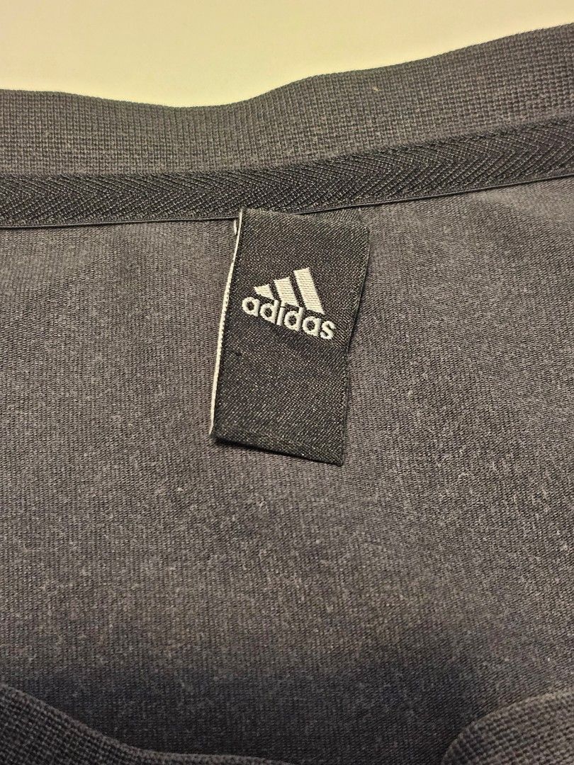 Adidas top (Category: Tshirts & Polo Shirts ) located in Davao. Submitted by prvsly_loved (Listing ID 1469579927, Image 2). Description: Dimes: 21 x 27 Color rate: 6/10 No Issue.