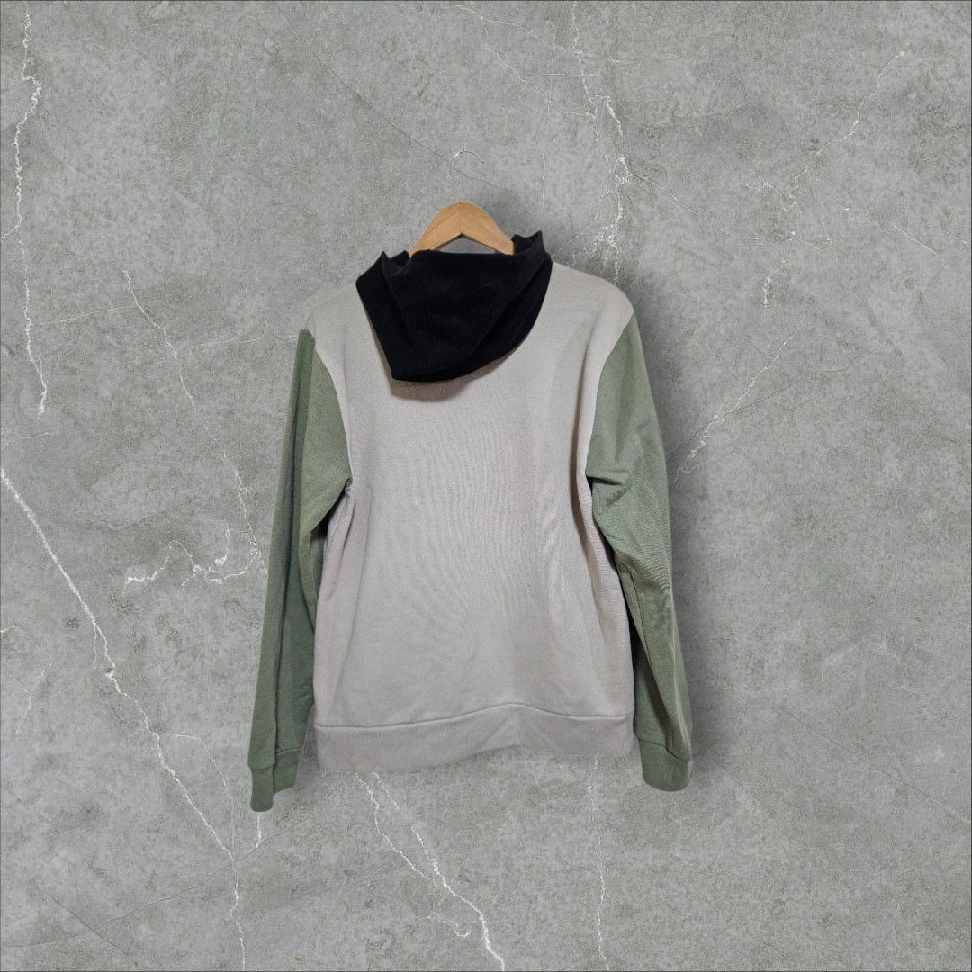 Adidas tritone hoodie (Category: Coats, Jackets and Outerwear) located in Baguio. Submitted by fadexquisite (Listing ID 1469685567, Image 2). Description: Adidas tritone hoodie Xlarge fits large 27x21 Excellent condition 600 plus ship fee.