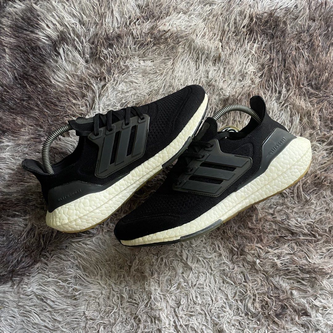 Adidas Ultraboost 22 (Category: Sneakers) located in Tagum. Submitted by street_goods084 (Listing ID 1469602387, Image 1). Description: adidas ultraboost 22 8us 7uk 41.5eu 26cm excellent condition 1600.
