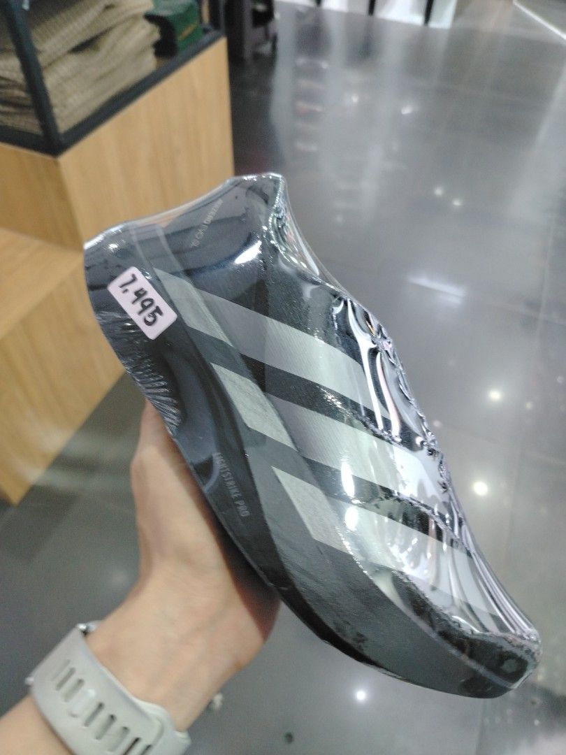 Adizero Evo SL (Category: Sneakers) located in Quezon City. Submitted by rvnnnnnn (Listing ID 1469658210, Image 1). Description: .