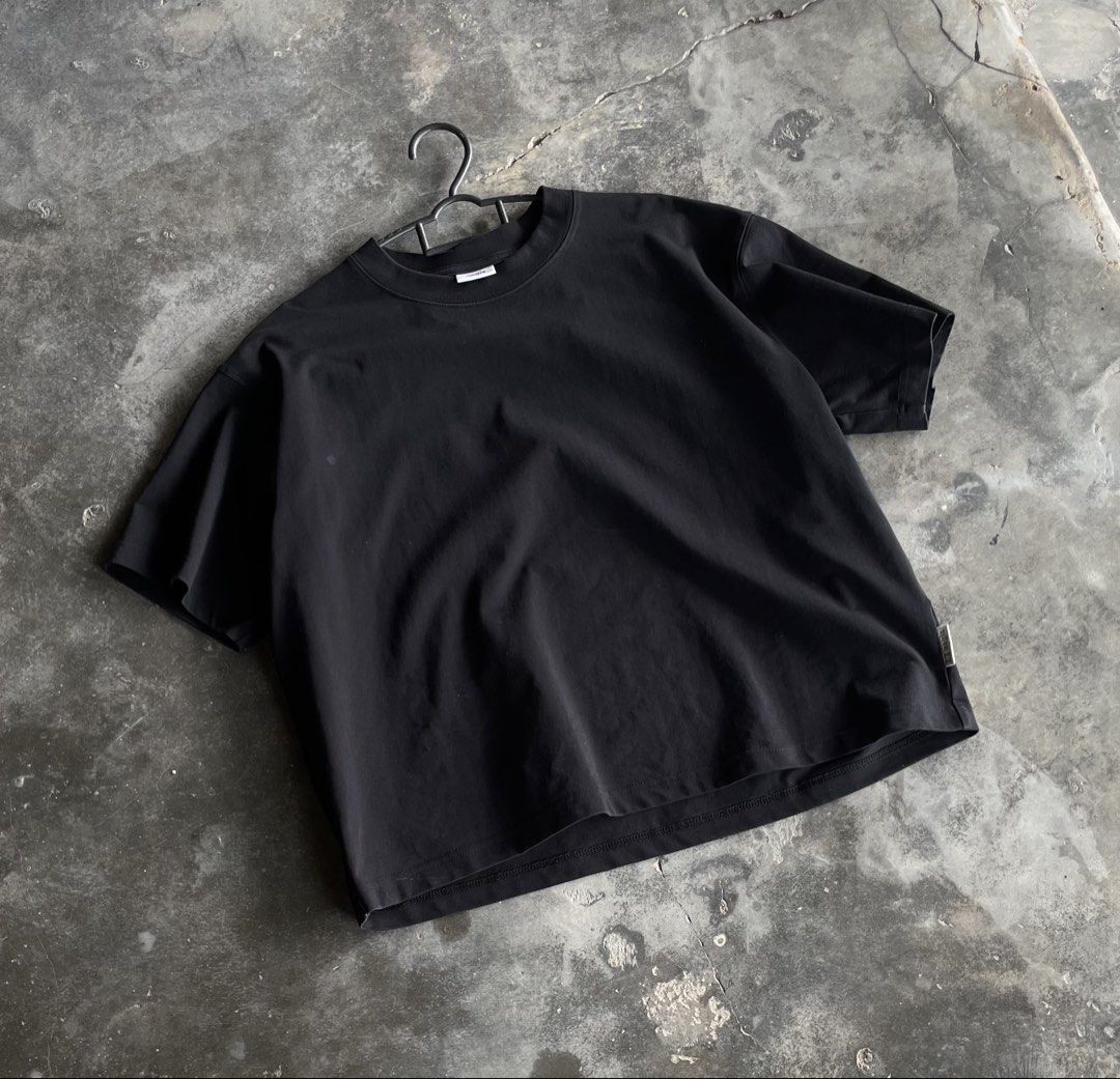 Aegis Basic Boxy Tee (Category: Tshirts & Polo Shirts) located in Johor Bahru. Submitted by blackpearlstuff (Listing ID 1469670245, Image 1). Description: size L negotiable.