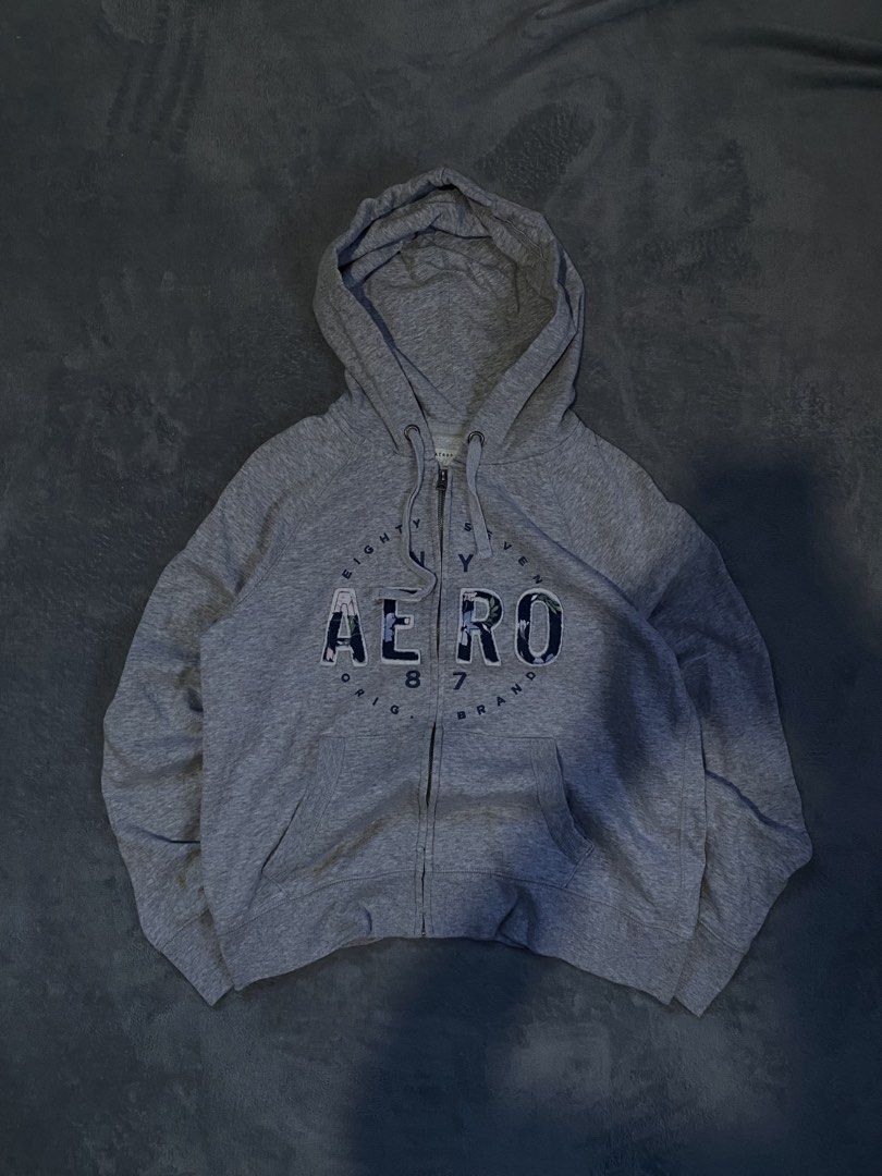 Aero Vintage Hoodie Jacket (Category: Coats, Jackets and Outerwear) located in Manila. Submitted by fitmitless.fl (Listing ID 1469724769, Image 1). Description: width: 22-23 length: 24 color rate:10/10 condition:10/10 Issue: n/a .