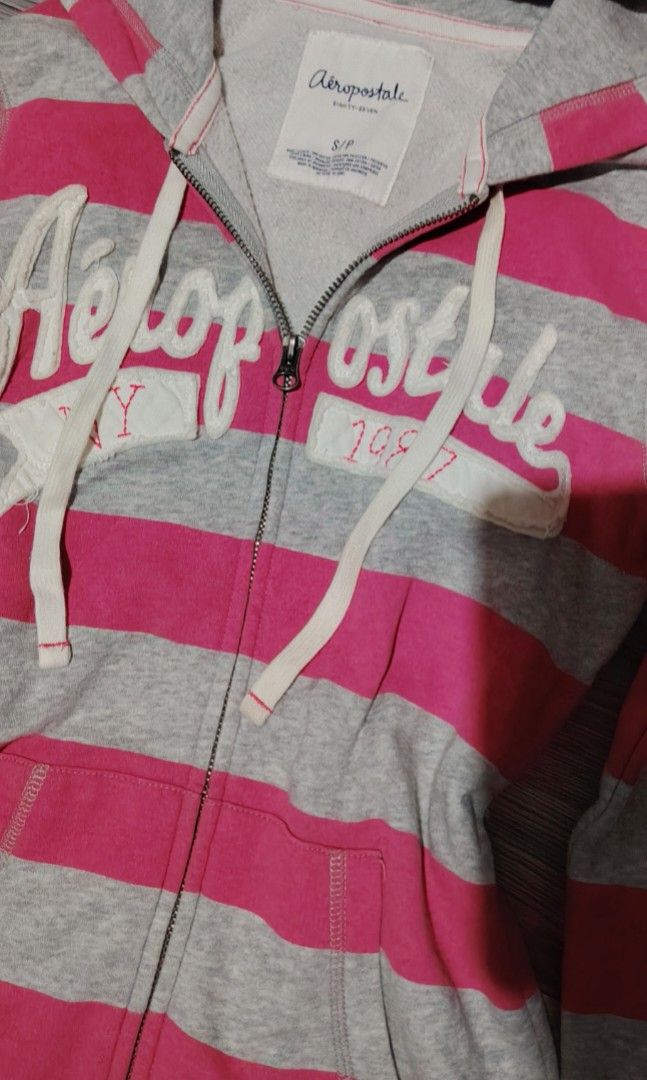 Aero zip up y2k (Category: Coats, Jackets and Outerwear) located in Cavite. Submitted by thrift_finds2000 (Listing ID 1469749059, Image 2). Description: .