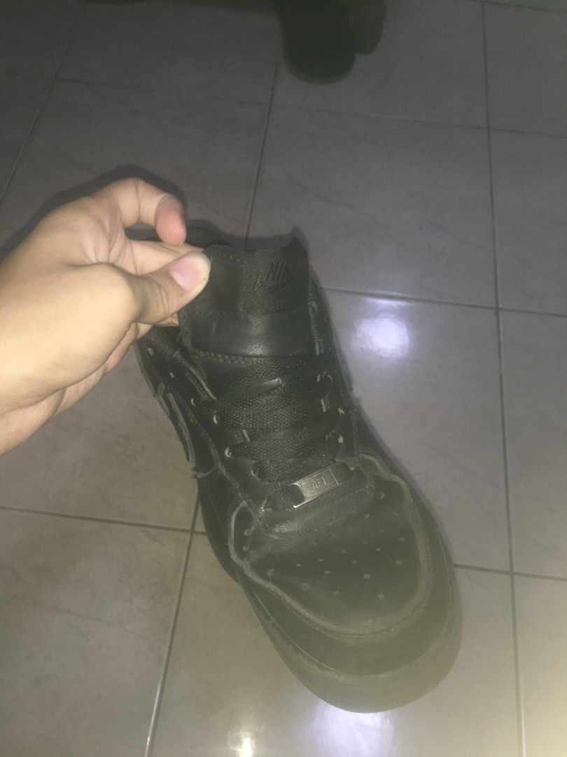 Air force 1(Black) (Category: Casual Shoes) located in Quezon City. Submitted by enricoecho_485 (Listing ID 1469692914, Image 2). Description: Air force 1 With issue(leather and bad scent) No anti crease Size 40 Dm if interested G-cash payment!.