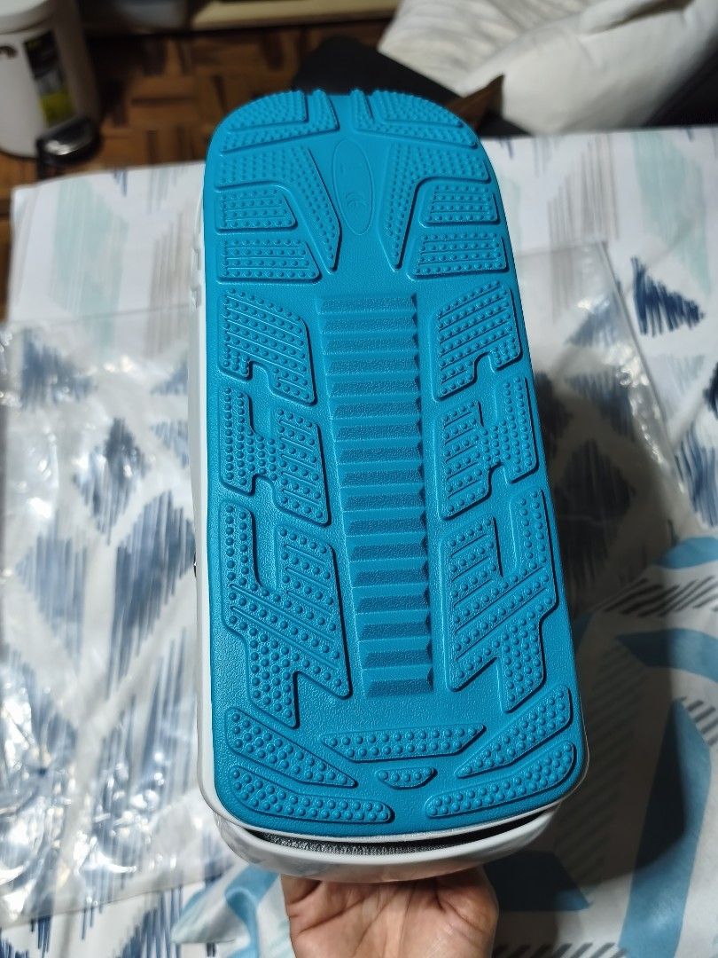 Air walker medical boot fracture boot ankle support (Category: Braces, Support & Protection) located in Las Pinas. Submitted by Chincol30 (Listing ID 1469654808, Image 3). Description: - Condition: Brand new, still wrapped in original plastic packaging - Purpose: Ideal for foot and ankle injuries - Build: Sturdy hard plastic shell with a clean interior lining - Fit: Adjustable hook and loop straps for a secure fit - Comfort: Built-in pneumatic pu