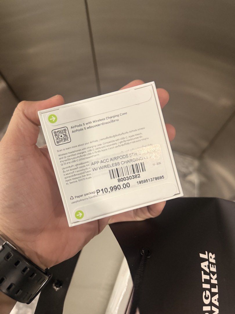 Airpods 5 anc (Category: Wearables & Smart Watches) located in Manila. Submitted by genesisgracioso10 (Listing ID 1469700385, Image 2). Description: Brand new sealed airpods 5 anc.