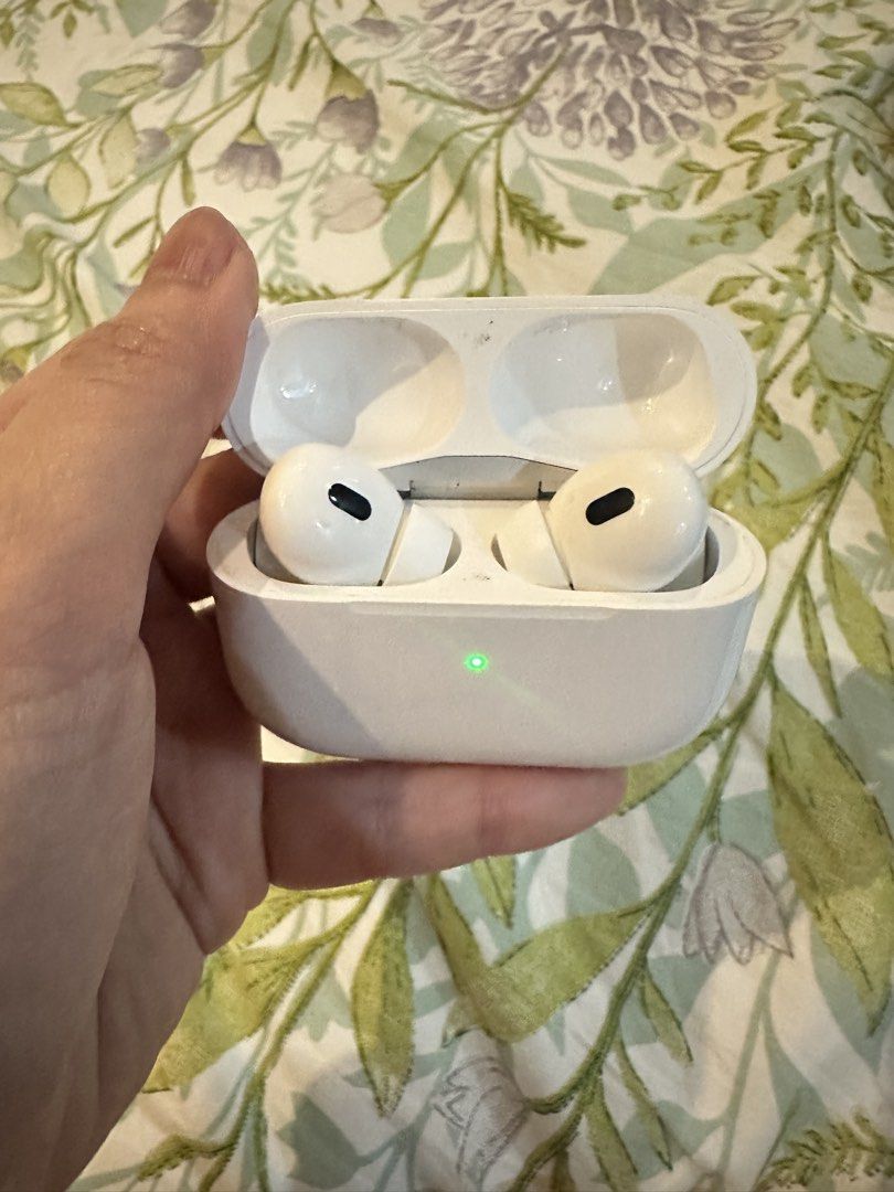 Airpods pro 2 (Category: Earphones) located in Bacolod City. Submitted by itspamcake (Listing ID 1457758078, Image 2). Description: With box and receipt. Message me to offer your price. .
