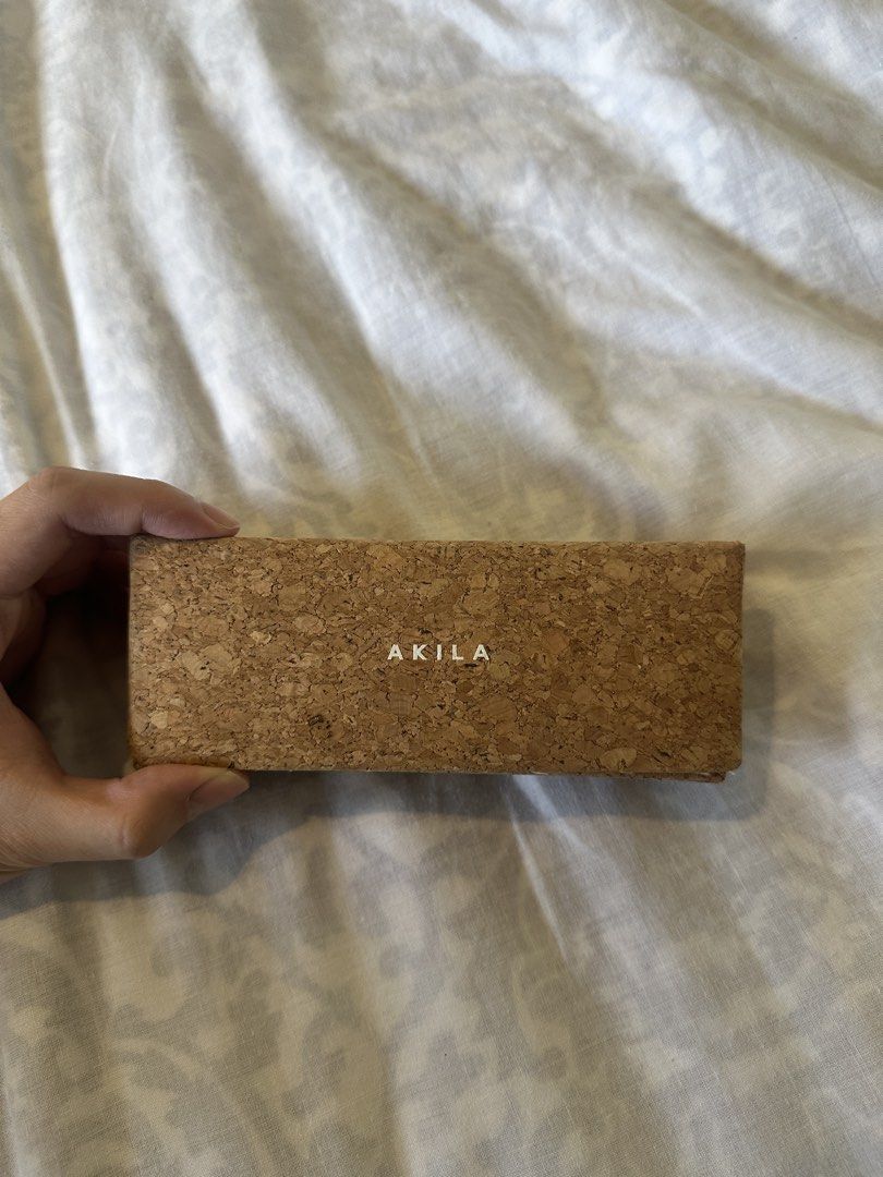 Akila Apollo Unisex Shades (Category: Sunglasses & Eyewear) located in Muntinlupa City. Submitted by alabang__thrift (Listing ID 1469582438, Image 3). Description: Purchased in ronnie and joe rockwell Akila Alabang/ortigas area Mop online Shipping lalamove.