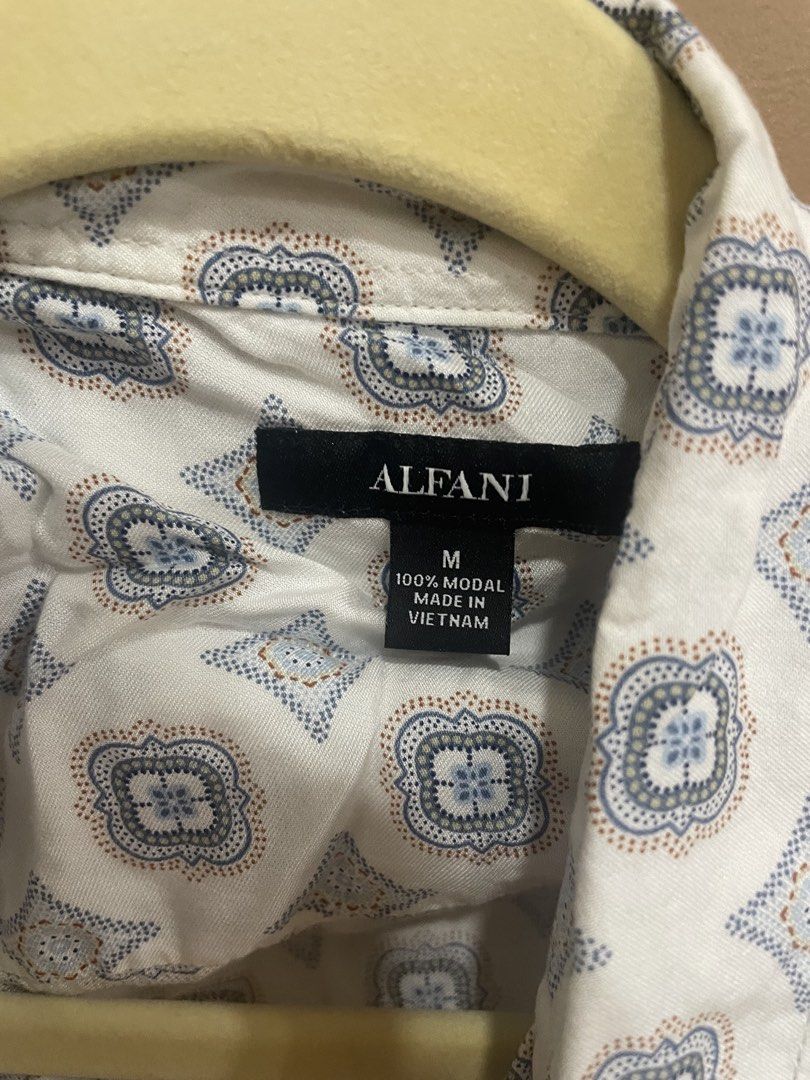ALFANI BUTTON UP SHORT SLEEVES (Category: Tshirts & Polo Shirts ) located in Manila. Submitted by bedlambuzz (Listing ID 1469698097, Image 2). Description: WYSIWYG USED MAY HAVE SOME MINOR FLAWS BUT THESE WERE STORED WELL AND PROPERLY.