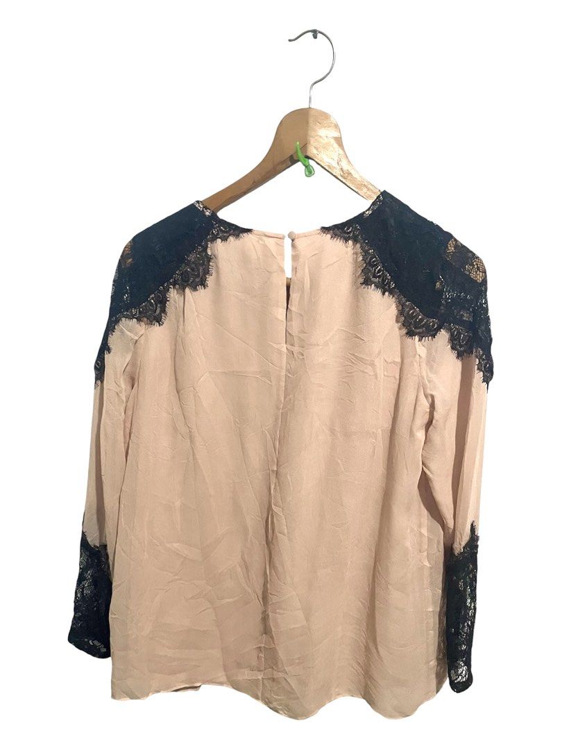 Alice + Olivia blouse (Category: Blouses) located in Davao. Submitted by mj_designervintagecurator (Listing ID 1469723970, Image 2). Description: 📌In good condition signs of used only but not abused 📌removed wash tag 📌best fit medium 📌shoulder 14- bust 38- armpit 16- length 23 inches.