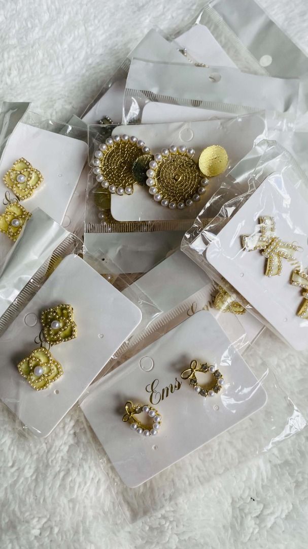 All Brandnew Premium Earrings (assorted designs) (Category: Earrings) located in Quezon City. Submitted by mjmassortedfinds (Listing ID 1469609956, Image 1). Description: Premium Earrings (assorted designs) 15 each min 5pcs 12 each min 10pcs 1O each min 30pcs 8 each min 50pcs 6 each min 100pcs 5.5 each min 500pcs 4 each min 1,000pcs ✅ Good stocks ✅ Packed individually and ready to sell ✅ Actual designs posted, pero super dami pa designs ✅ ASSORTE