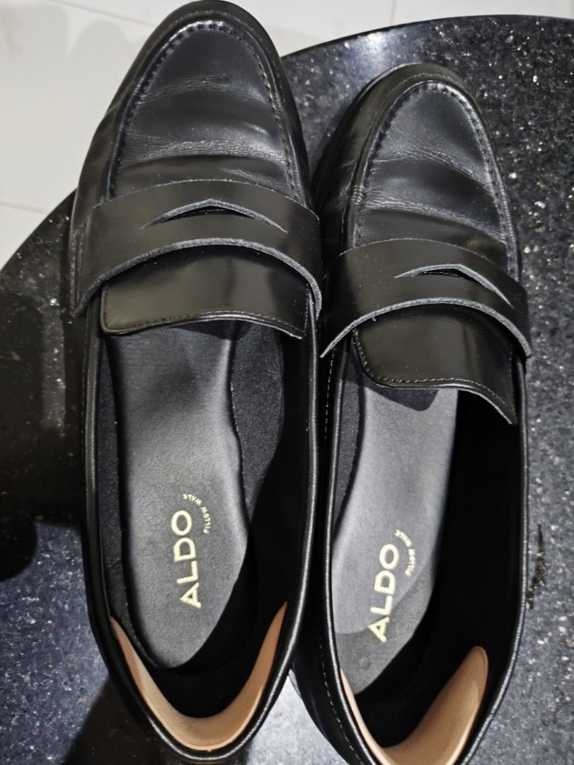Almost New Aldo Shoes (Category: Sneakers & Footwear) located in Manila. Submitted by agcmac (Listing ID 1469616612, Image 2). Description: Used only twice. It was a spur of the moment buy. Last size and stock. I tried to wear it thinking it would expand but my feet were just too big. It's pillow wack so it's comfy however too small for mine. I still have the box to go with it.