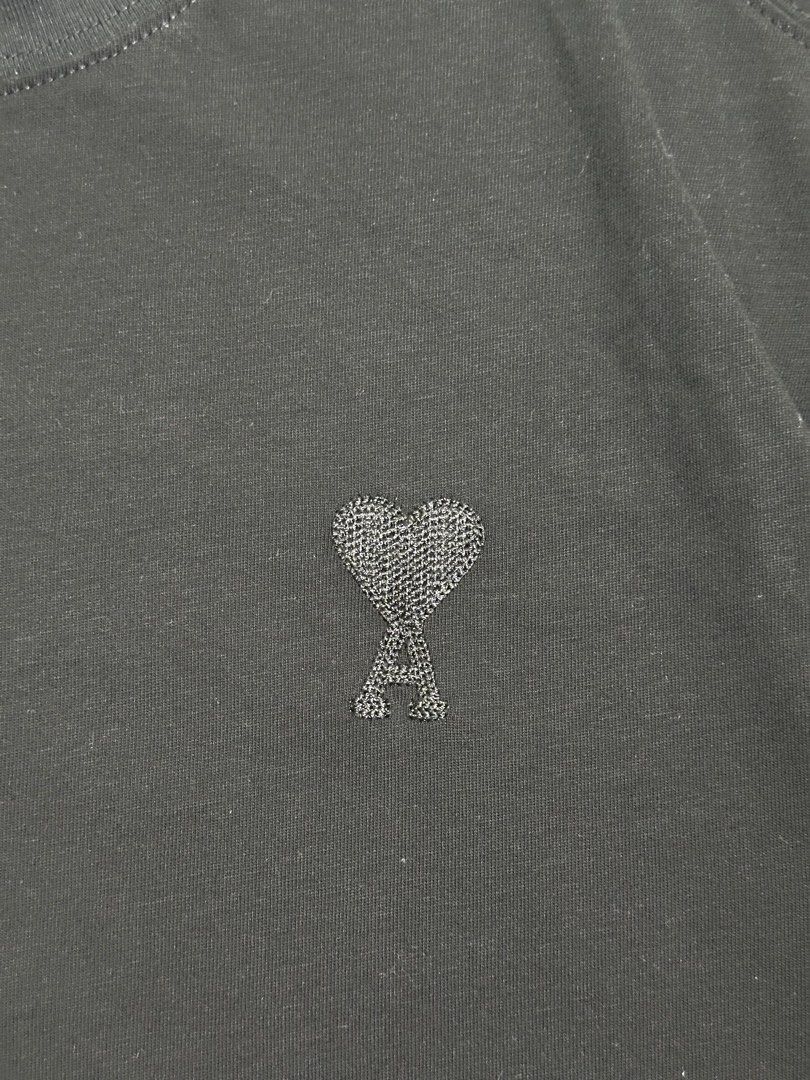 Ami Shirt (Category: Tshirts & Polo Shirts ) located in Bacolod City. Submitted by dannnsoy (Listing ID 1469655395, Image 2). Description: Ami Shirt •In very good condition •Dimension: 20.5” x 27” •Issue: Needs wash •Price: 699 only 📍Note: Color may vary to due lighting and camera resolution. .