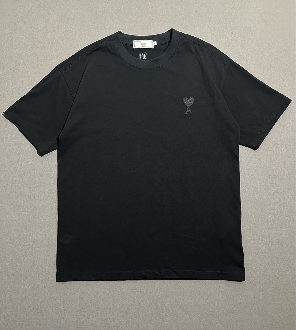 Ami Shirt (Category: Tshirts & Polo Shirts ) located in Bacolod City. Submitted by dannnsoy (Listing ID 1469655395, Image 1). Description: Ami Shirt •In very good condition •Dimension: 20.5” x 27” •Issue: Needs wash •Price: 699 only 📍Note: Color may vary to due lighting and camera resolution. .