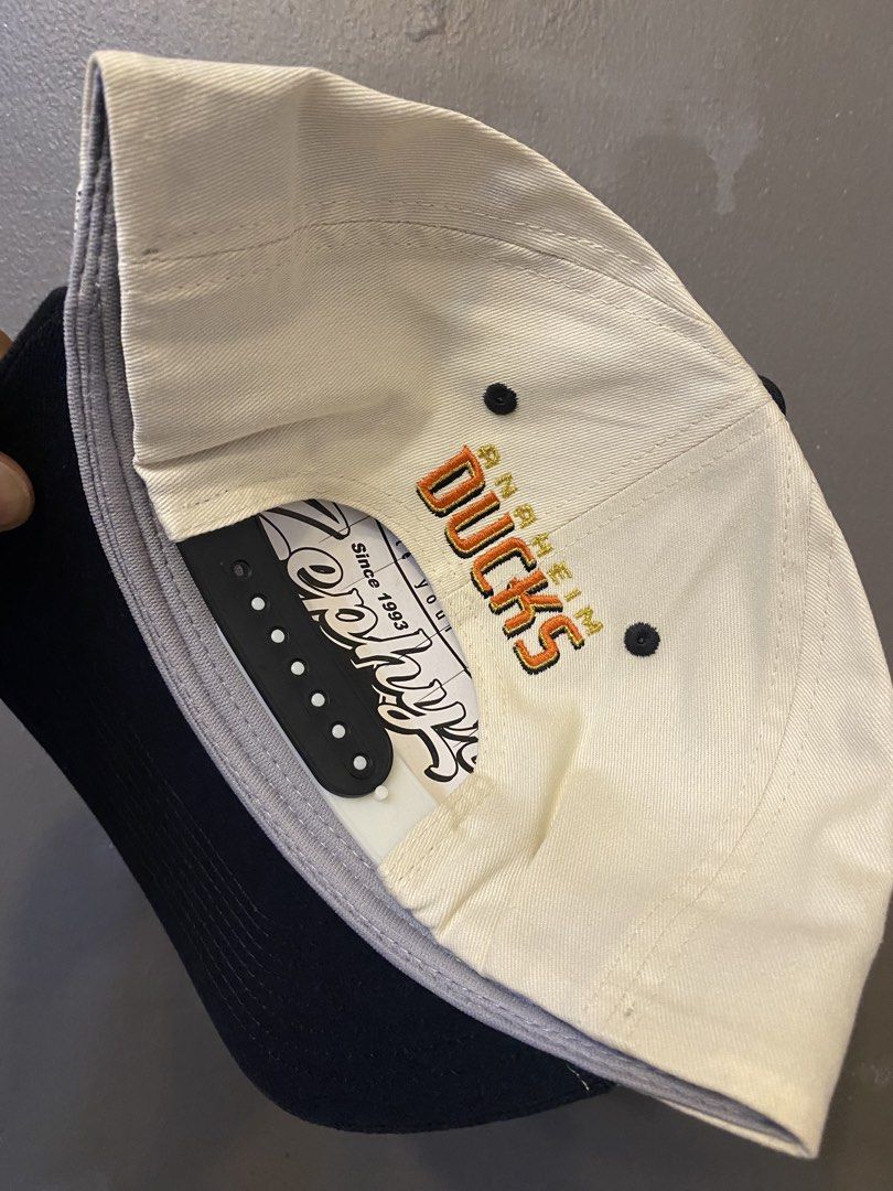 ANAHEIM DUCKS OFFWHITE SNAP (Category: Caps & Hats) located in Muntinlupa City. Submitted by WearhouseMMA (Listing ID 1469748962, Image 2). Description: ANAHEIM DUCKS OFFWHITE SNAP 750 only… SF NOT INCLUDED… Legit ZHATS brand✔️ OSFM✔️ Dual color Snapback✔️ Fully embroidered logo✔️.