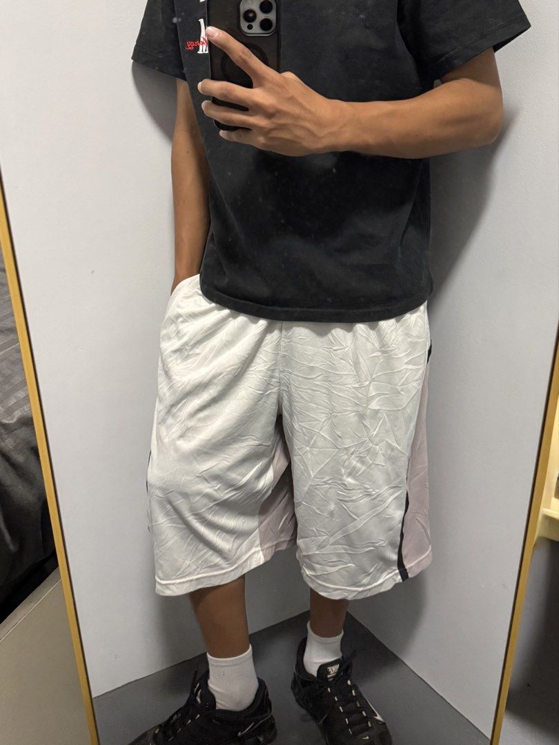 AND 1 unlmtd baggy short (Category: Shorts) located in General Santos City (Dadiangas). Submitted by archives_haus (Listing ID 1467453173, Image 3). Description: AND 1 unlmtd baggy short W - OSFA L - 23.5 T - 16 H - 14 with lace nice fittings goods for swag minimal black dots and dirts (front) loose stitching sa tag.