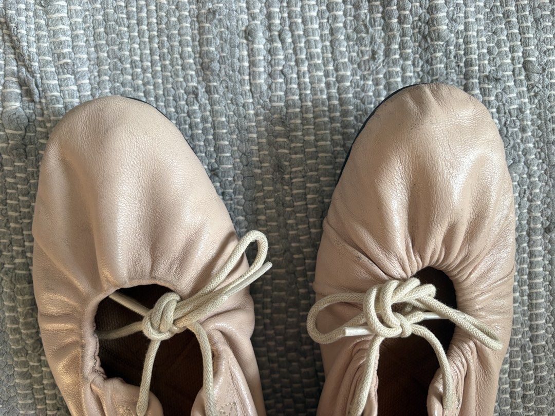 Andante Scrunchie Flat in Rose (Category: Flats & Sandals) located in Paranaque City. Submitted by mariesthings (Listing ID 1469647276, Image 2). Description: - letting go of my well loved Andante flats! - bought on Andante website around Dec last year, now sold out everywhere! - original price is 4,090php! - super cute & comfy (I have wide feet) I can wear these with no show socks or with long white socks! - pls manage expectations! Still in goo