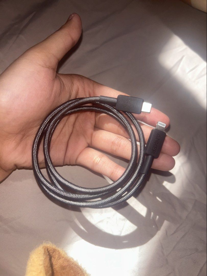 ANKER USB- to Lightning Cable (Category: Chargers & Cables) located in Manila. Submitted by qui02077 (Listing ID 1469616283, Image 2). Description: BRAND NEW BRAND NEW!! I ACCIDENTALLY BUY 2 CHORDS ON ONLINE 🥹.