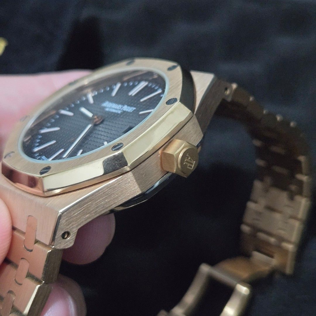 AP Watch Rose Gold (Category: Men's Watches) located in Quezon City. Submitted by flipandfind (Listing ID 1469725503, Image 3). Description: - kindly check photos for the condition P 10k mop: gcash delivery: grab express only.
