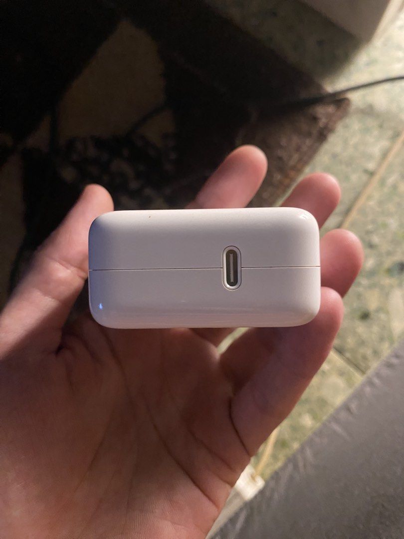 Apple 30W USB-C Power Adapter (Category: Cables & Adaptors) located in Cavite. Submitted by 0ms1m (Listing ID 1469735790, Image 3). Description: Perfect to pair with your Macbook. Still in mint condition. Molino, Bacoor Cavite area.