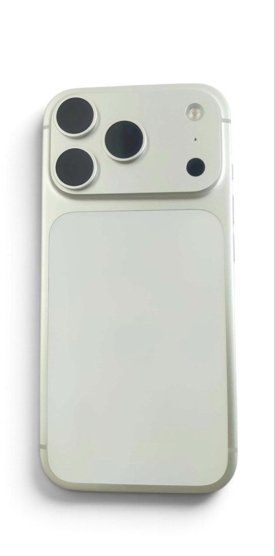 Apple iPhone (Category: iPhone 17 Series) located in Muntinlupa City. Submitted by lloydsky17 (Listing ID 1469667166, Image 2). Description: - Model: Apple iPhone 17 proin stunning silver - Camera: Advanced triple-camera setup with raised camera island - Battery Health: 100% with only 30 cycle counts (minimal usage) - Inclusions: Original box included - Condition: Like new, excellent performance No issue Complete 62k fixed .