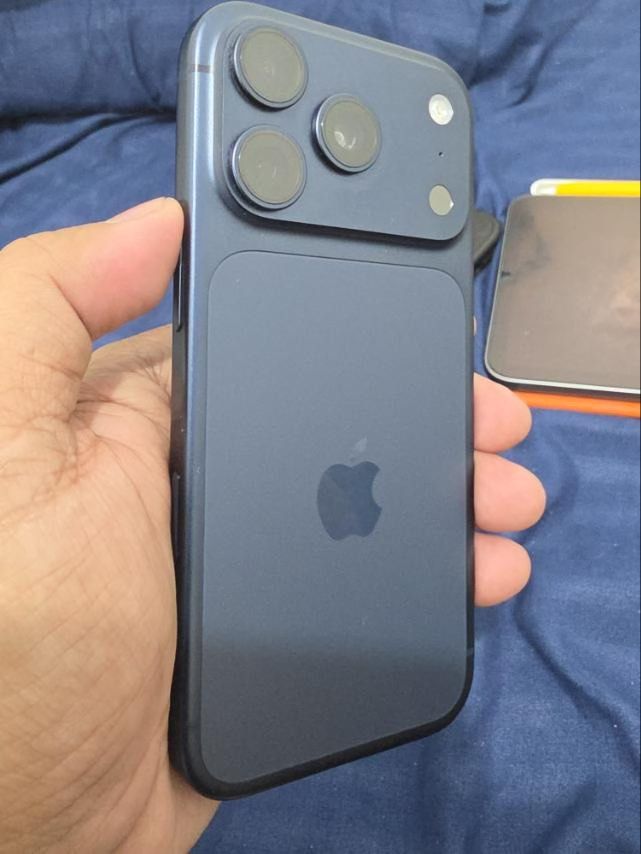 Apple iPhone 17 Pro Blue (Category: iPhone 17 Series) located in Gerona. Submitted by ernestorosaljr29 (Listing ID 1469575203, Image 2). Description: - Model: iPhone 17 Pro - Color: Blue - Condition: Excellent, clean edges with no dents or scratches -NO HIDDEN DEFECT -NO HISTORY OF REPAIR - 1 TB phone storage -90% Battery health -387 and counting Cycle count -Complete: box with the same IMEI, Unused cord, free cases. - warranty will end on Octobe