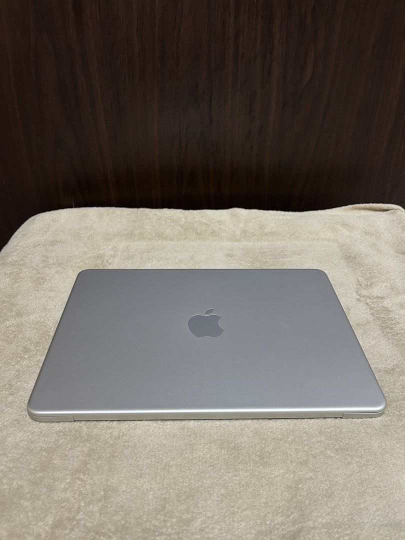 Apple MacBook (Category: Laptops & Notebooks) located in Manila. Submitted by zoeeeeeeyyyy (Listing ID 1469721755, Image 1). Description: for sale my macbook neo ( silver 8gb / 256gb storage 100% battery health 5 months old under warranty until may 31, 2027 all smooth - no issue bought in saudi ( well maintained good as new ) cable only - (box left in saudi by january pwede mo makuha hihi ) dm if ur interested :) .