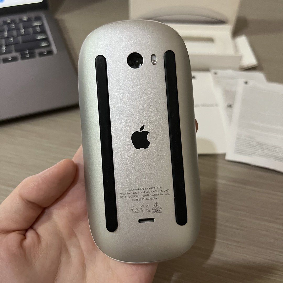no batt needed. Apple Magic Mouse 2 white w box A1657 (Category: Mouse & Mousepads) located in Manila. Submitted by raspb (Listing ID 1469688981, Image 2). Description: Great condition and working smoothly. 8/10, minor imperfections as shown in last 2 pics. What u see is what u get. Just charge, no batteries needed.