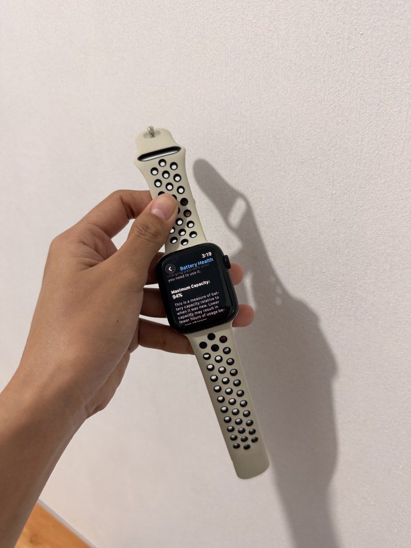 Apple Watch Gen 2 (Category: Wearables & Smart Watches) located in Baguio. Submitted by nabiwuh.06 (Listing ID 1469744571, Image 1). Description: Apple Watch Gen 2 94% BH No Box (naiwan sa ibang bansa) With Charger Rfs: upgrade Meet up: 📍Pangasinan/Baguio.