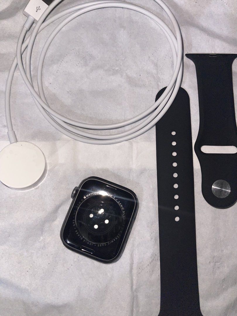 Apple Watch Series 6 44mm (Category: Wearables & Smart Watches) located in Manila. Submitted by whos.mae (Listing ID 1469645949, Image 2). Description: Apple Watch Series 6 44MM Space Gray 100bh GPS No issue inclusion: Watch, Charger, Strap check all u want upon meet up. tondo manila loc..