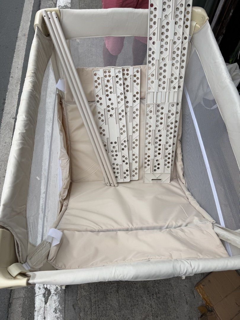 Aprica Coconel handy Collapsable Baby crib (Category: Cots & Cribs) located in Paranaque City. Submitted by edszz (Listing ID 1469579791, Image 2). Description: Aprica Coconel handy Collapsable Baby crib Good condition With manual Odorless Pwedeng pwede sa maselan .