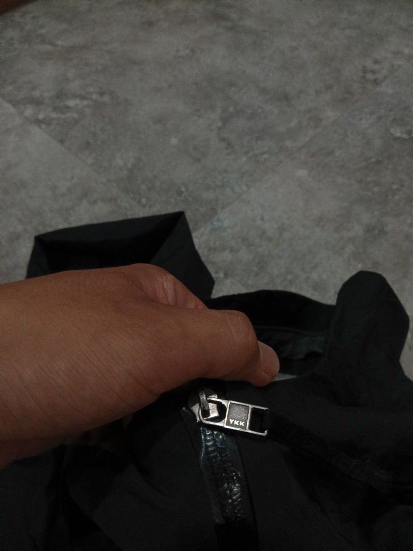 ARC (Category: Coats, Jackets and Outerwear) located in Baguio. Submitted by lakobado05766 (Listing ID 1469686764, Image 3). Description: PANG RIDES LARGE-XL FITTING ISSUE CUT WASHTAG TAPOS UNG REBBINGS NYA DIKO ALAM KUNG ISSUE OR WHAT.