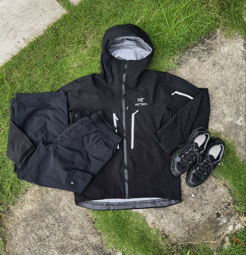 Arc'teryx Alpha SV Jacket (Category: Activewear) located in Balamban. Submitted by just_findss (Listing ID 1469675969, Image 1). Description: Arc’teryx Alpha SV Jacket Very Excellent Condition Size XL on tag Dimes 24 / 29L Color Rate 9.8/10.